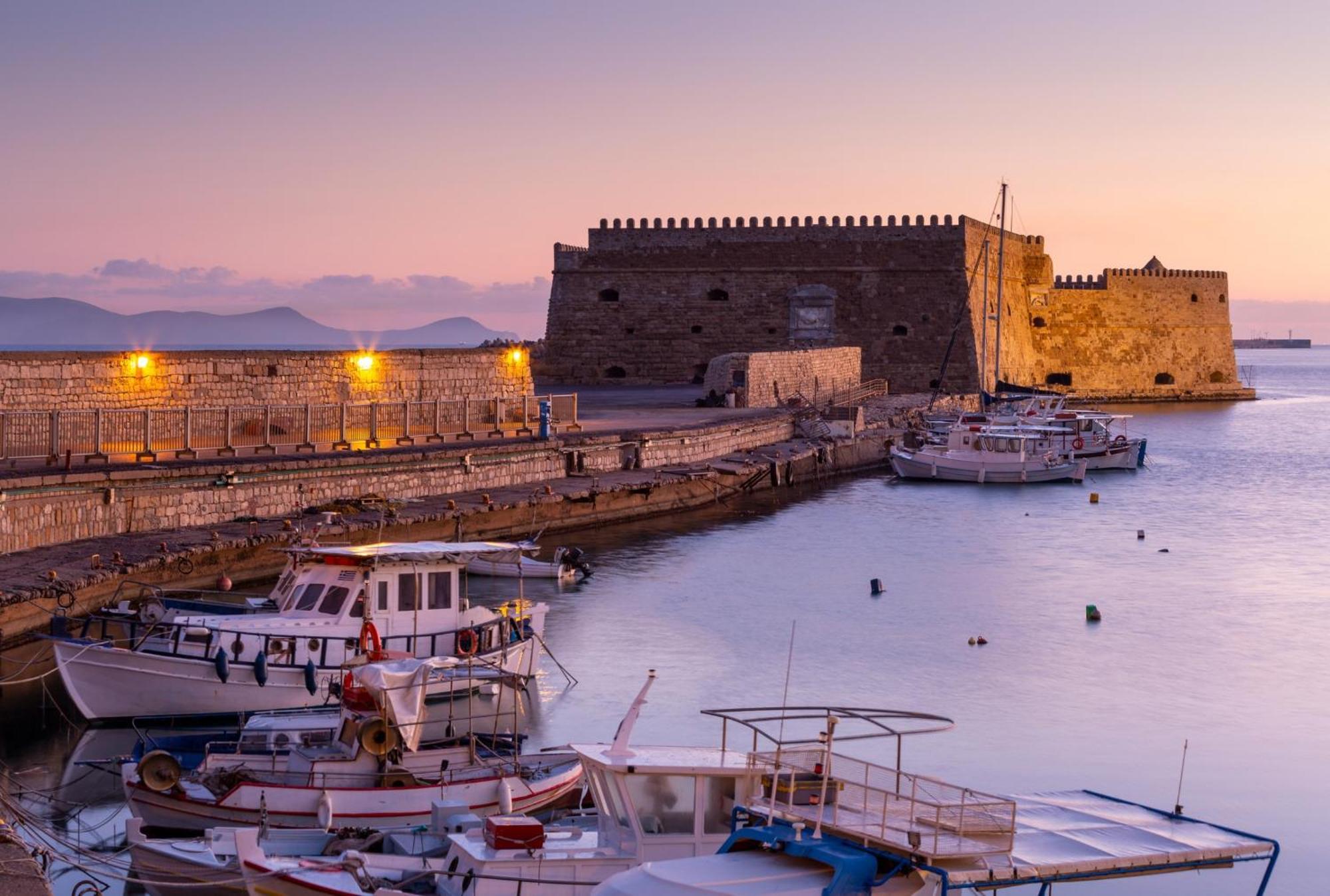 Holiday House Heraklion Deluxe Экстерьер фото